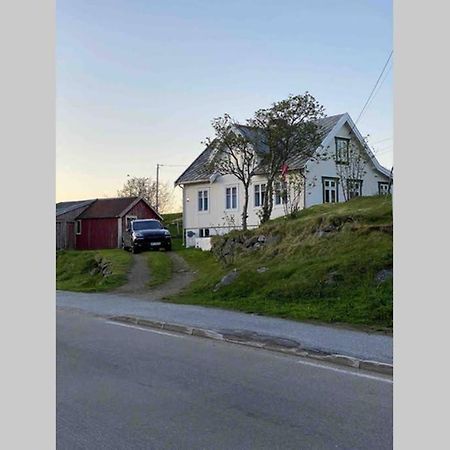 Nordlandshuset "Lottebakken", Ballstad In Lofoten Esterno foto